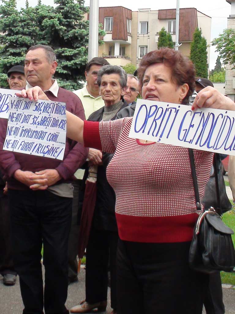 Foto miting de protest pensionari - Maramures (c) eMaramures.ro